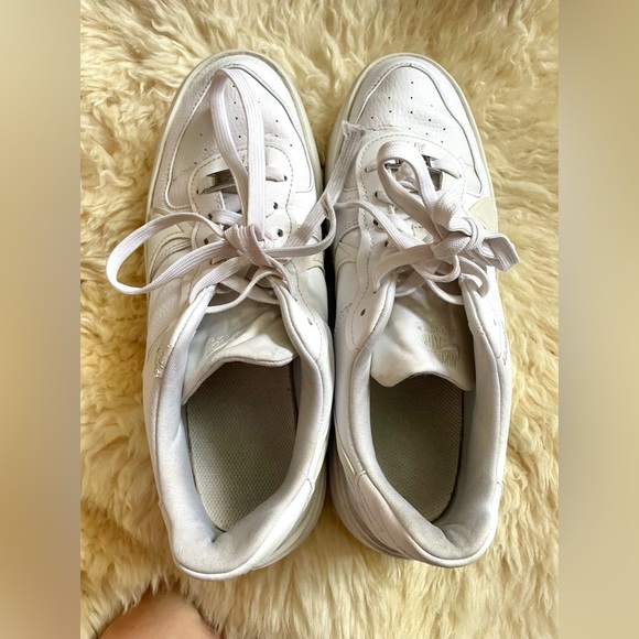 9.5 Nike Air Force 1 Womens White Low Top Lace Up Athletic Sneaker - Picture 5 of 5